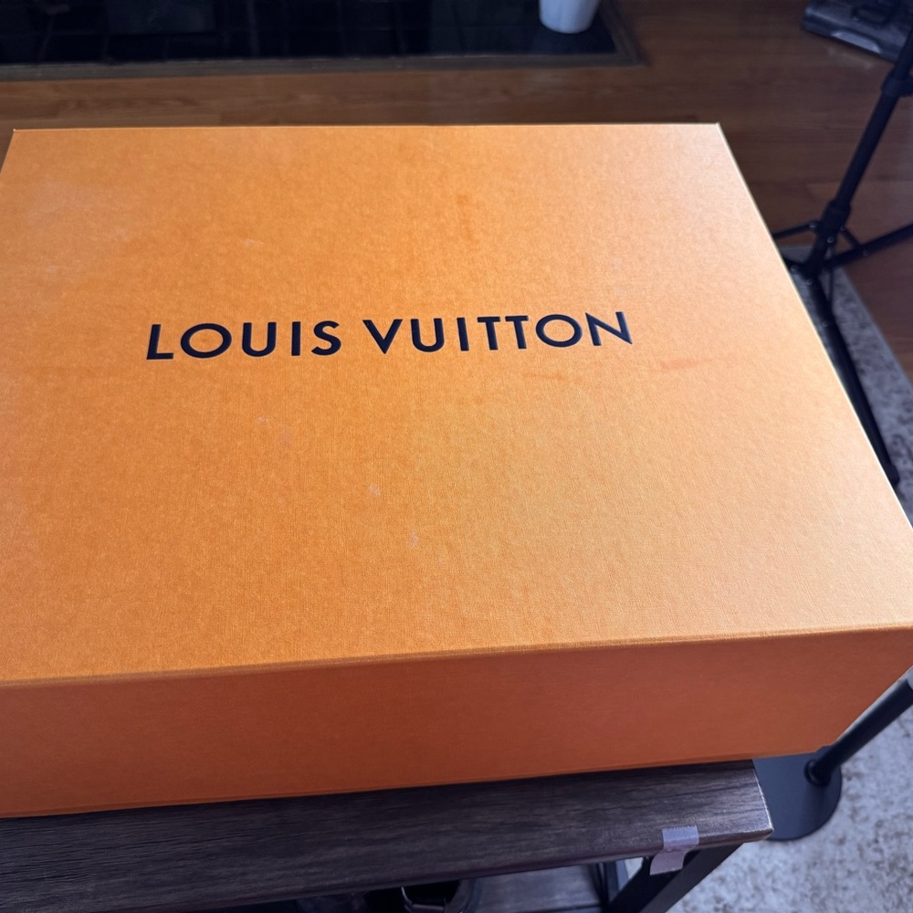 Louis Vuitton Pink Time Out Sneakers Leather Detail - Picture 6 of 10